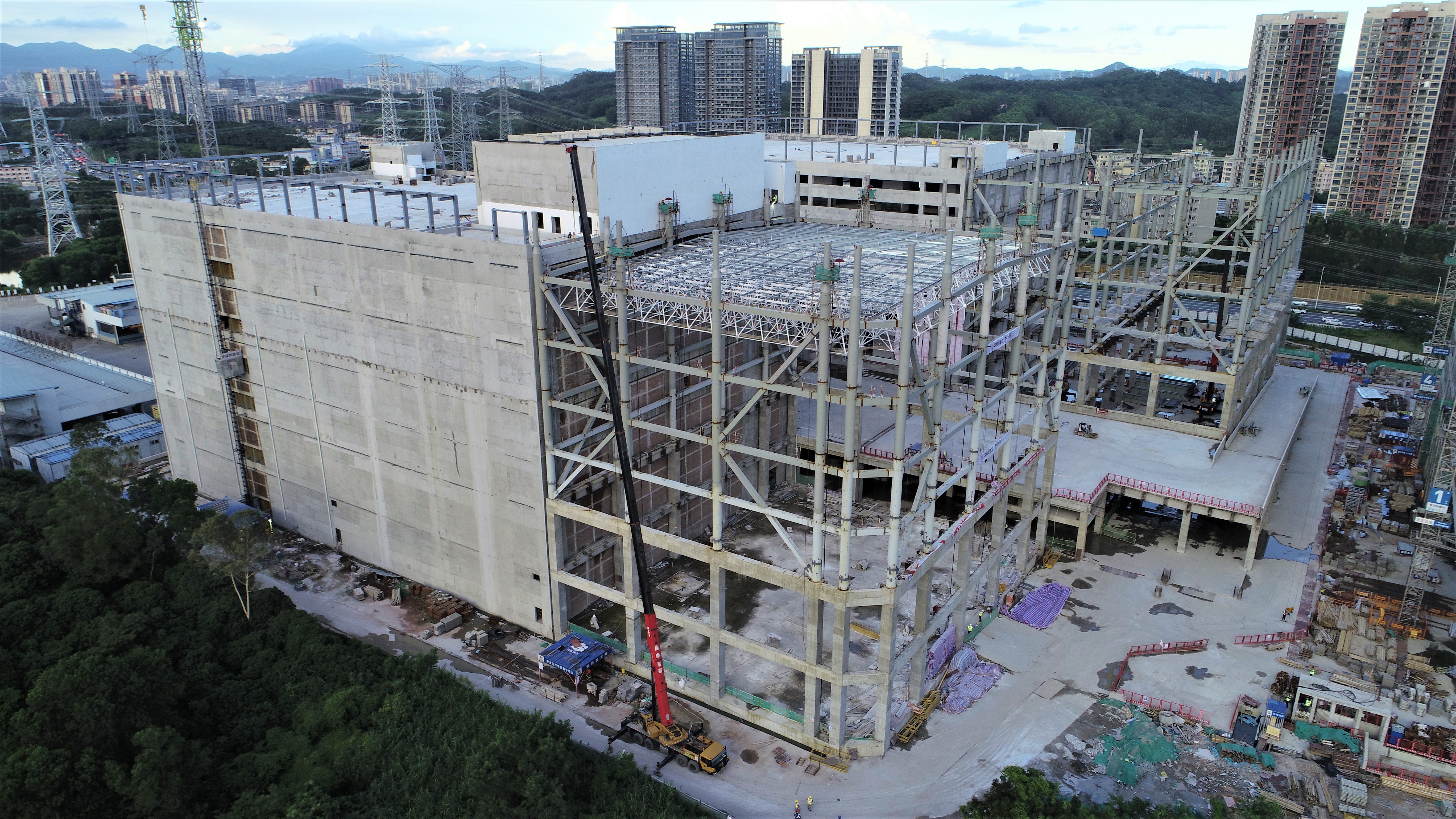 Shenzhen's first high-rise, long-span steel cold-storage roof successfully lifted — original report image 5