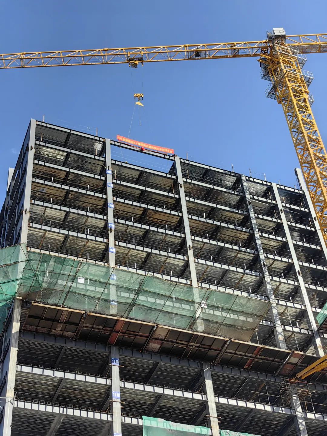 Wuxi's first prefabricated steel apartment project tops out — original report image 2
